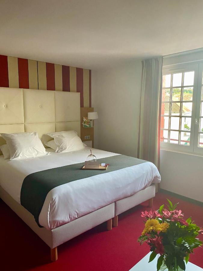 Hotel Berria Hasparren Kültér fotó