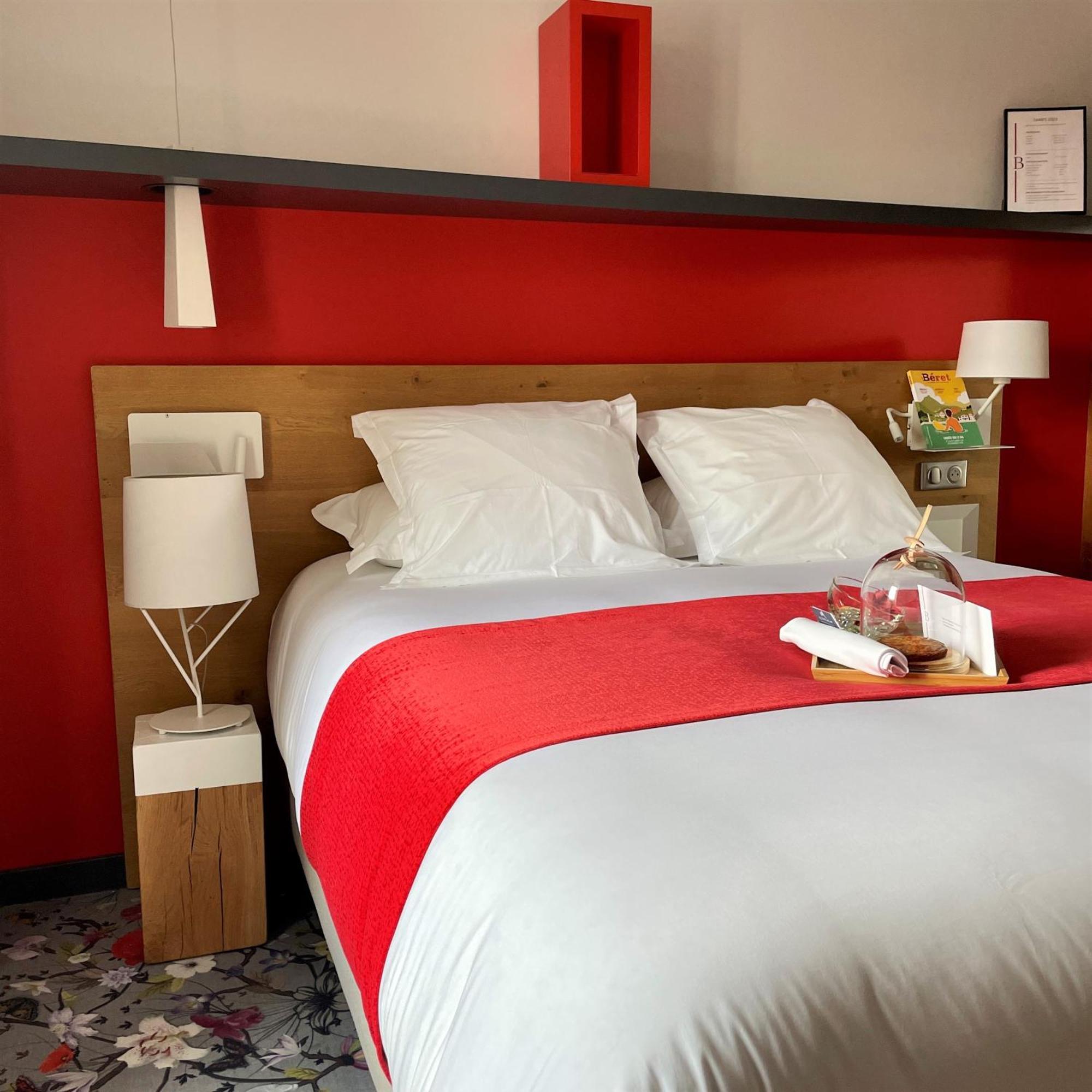 Hotel Berria Hasparren Kültér fotó