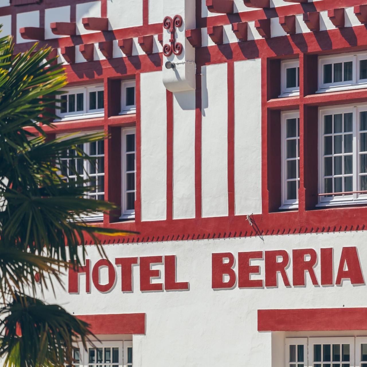 Hotel Berria Hasparren Kültér fotó